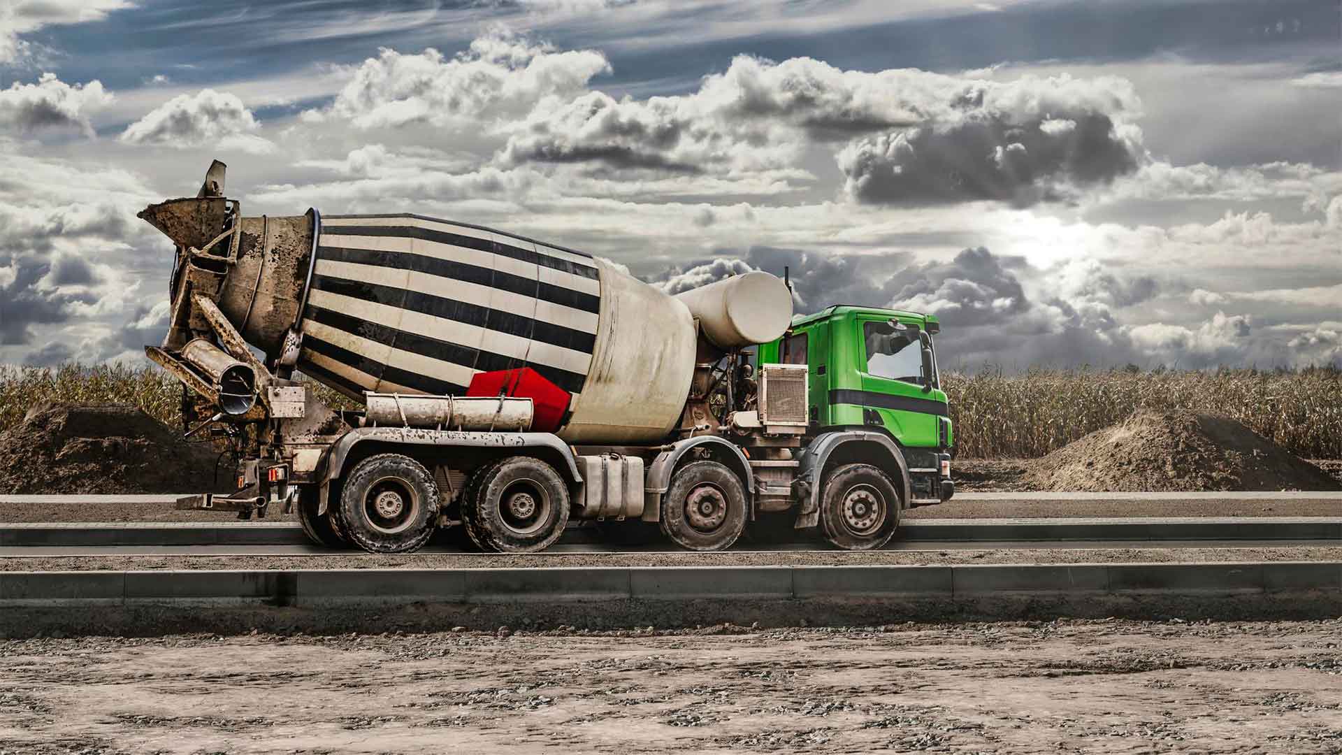 مقدار روان کننده در یک متر مکعب بتن